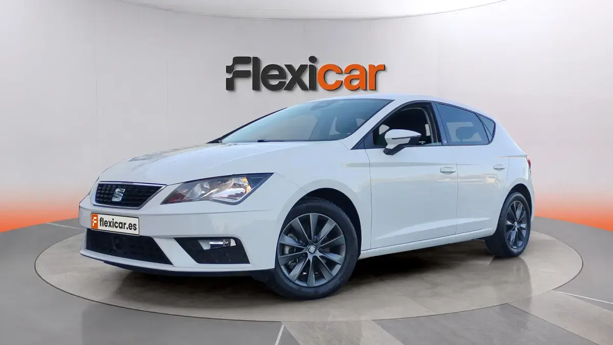 Usado Seat Leon ST Style 131 CV (96 kW) 2019 Blanco Familiar