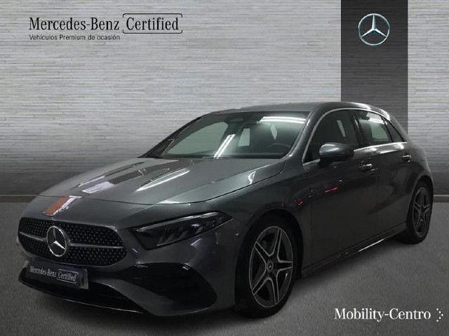 Mountaingrau met. Usado 2023 Mercedes A180 AMG line | 32.900 € (Un poco caro) - Imagen 1/4