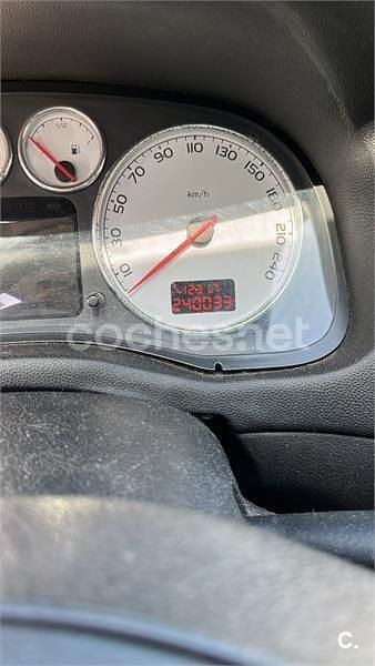 Usado Peugeot 307 CC 138 CV (101 kW) 2005 Violeta / lila Descapotable