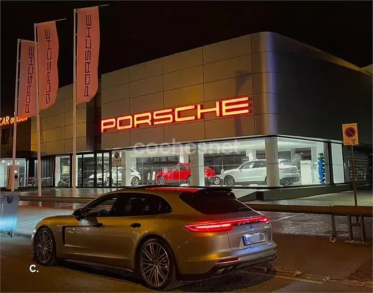 Usado Porsche Panamera 4 Sport Turismo 462 CV (339 kW) 2018 Gris / plata Familiar