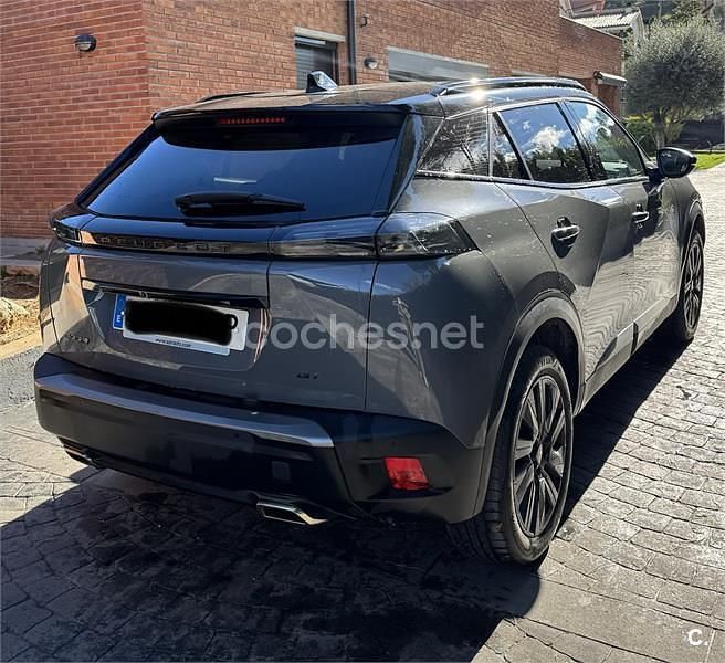 Usado Peugeot 2008 GT 130 CV (95 kW) 2023 Gris / plata SUV