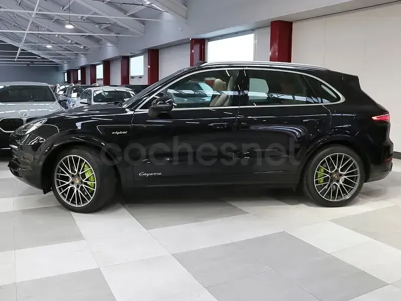 Usado Porsche Cayenne E-Hybrid 462 CV (339 kW) 2020 Negro SUV