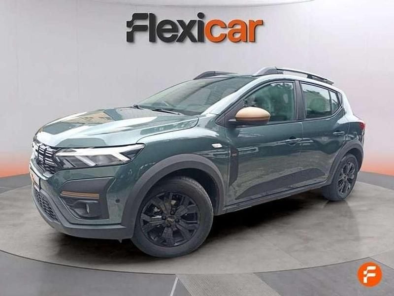 Usado Dacia Sandero Extreme 101 CV (74 kW) 2025 Verde Utilitario