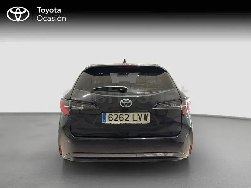 Usado Toyota Corolla Active 122 CV (89 kW) 2022 Negro Familiar