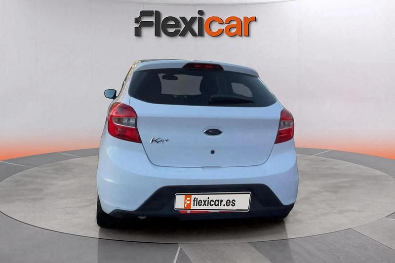 Usado Ford Ka Plus 86 CV (63 kW) 2018 Blanco Utilitario
