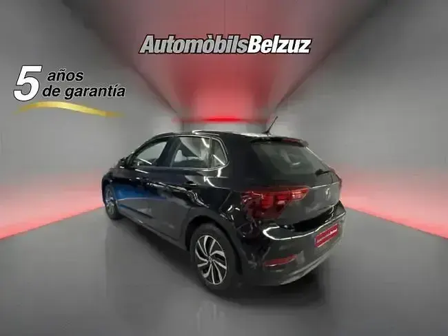 Begagnad VW Polo Life 95 HK (69 kW) 2022 Svart Halvkombi