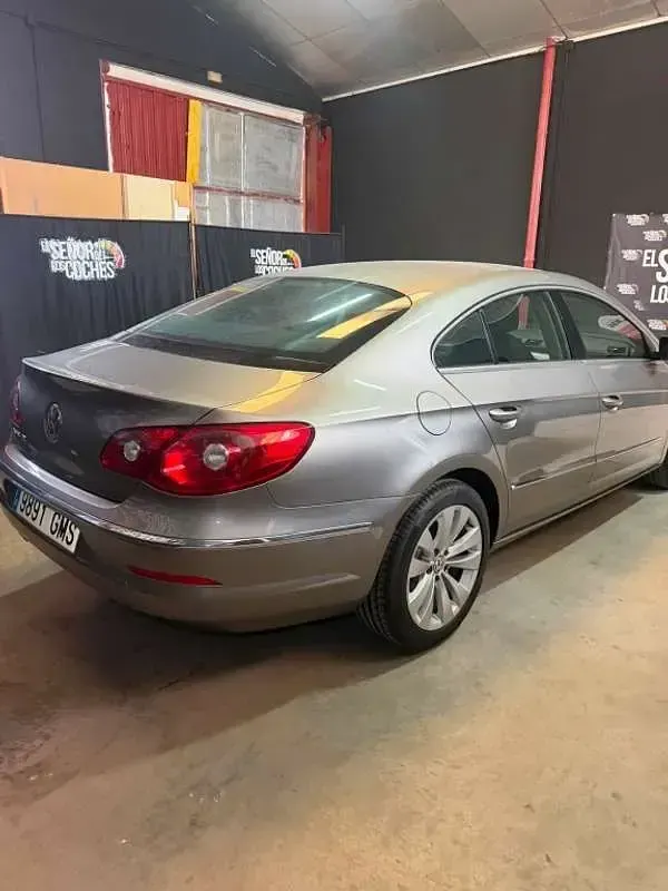 Usado VW Passat 160 CV (117 kW) 2009 Gris Coupe