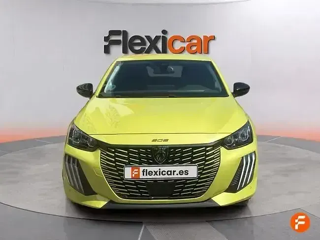 Usado Peugeot 208 Allure 100 CV (73 kW) 2025 Verde Utilitario