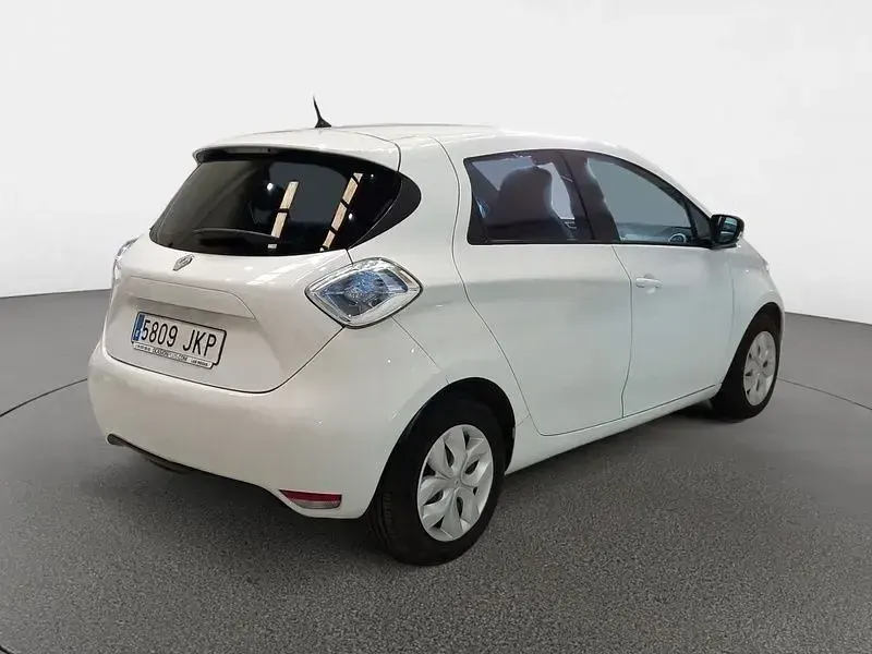 Usado Renault Zoe Life 64 kW (88 CV) 2015 Blanco glaciar (opaco) Utilitario