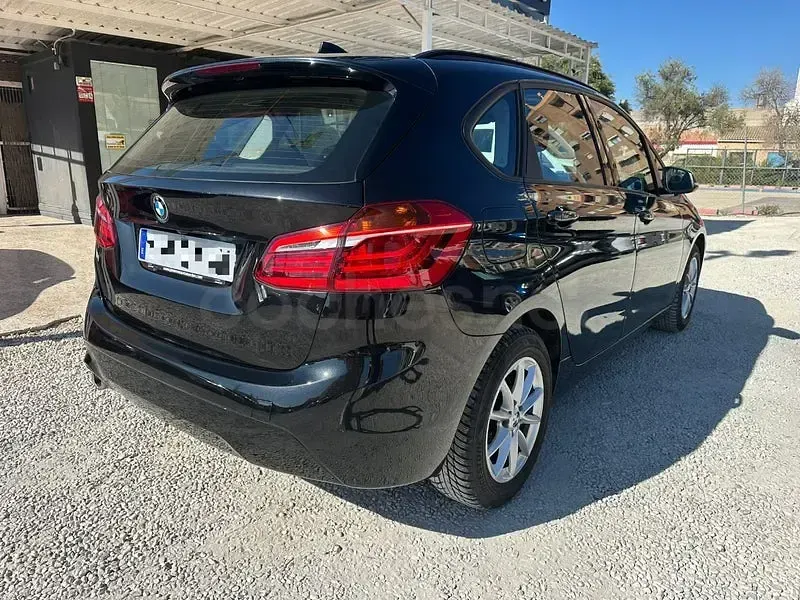 Usado BMW 216 Active Tourer 116 CV (85 kW) 2021 Negro Monovolumen