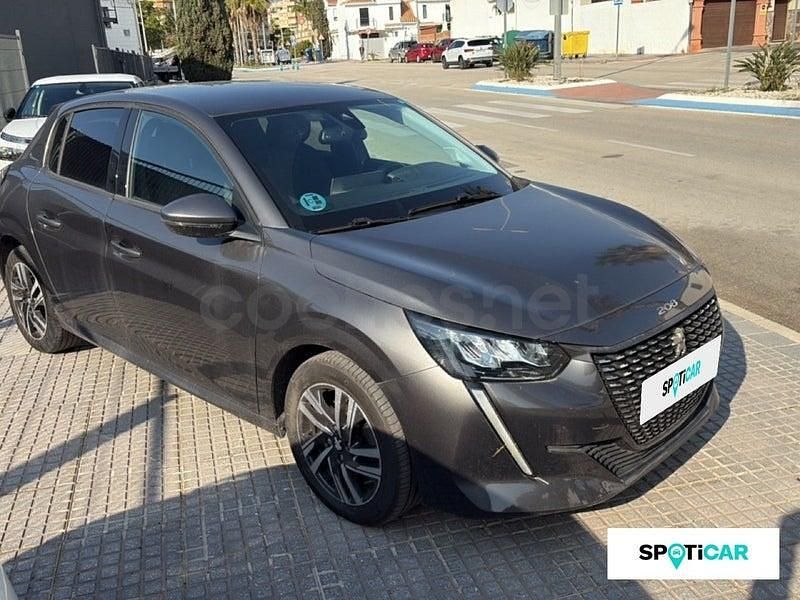 Usado Peugeot 208 Allure 100 CV (73 kW) 2021 Gris / plata Utilitario