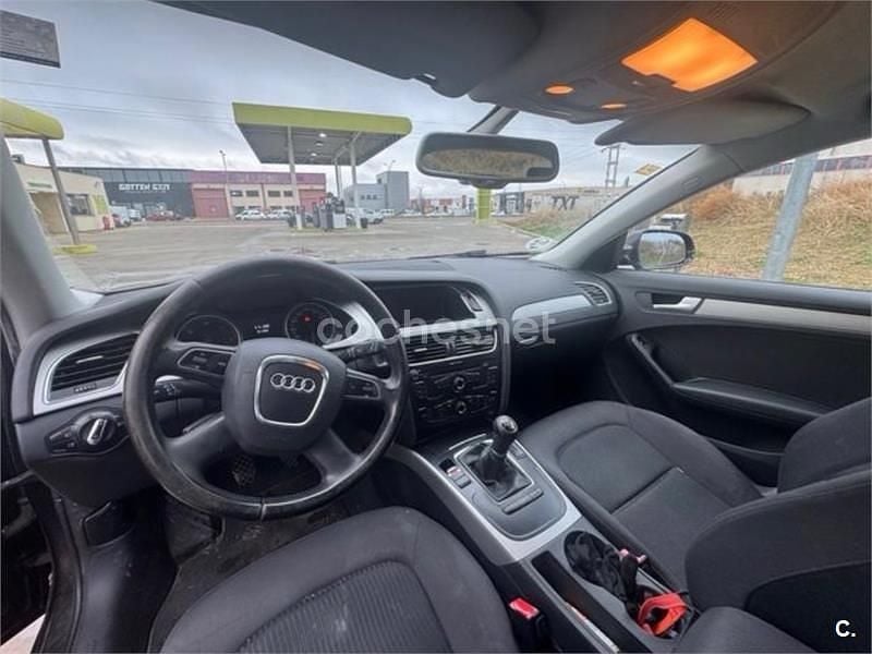 Usado Audi A4 136 CV (100 kW) 2011 Negro Familiar
