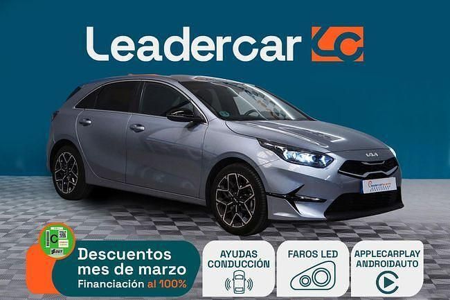 Usado Kia Ceed Style 101 CV (74 kW) 2025 Gris Utilitario