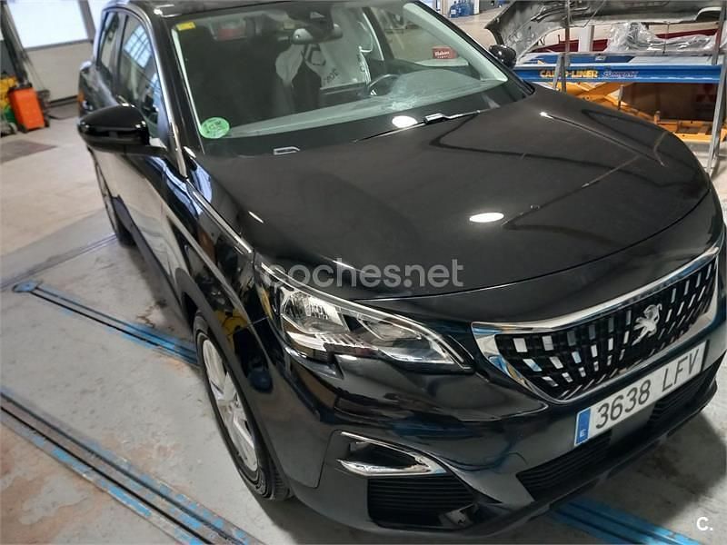 Usado Peugeot 3008 Style 130 CV (95 kW) 2020 Negro SUV