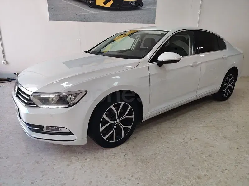 Usado VW Passat Advance 150 CV (110 kW) 2016 Blanco Berlina