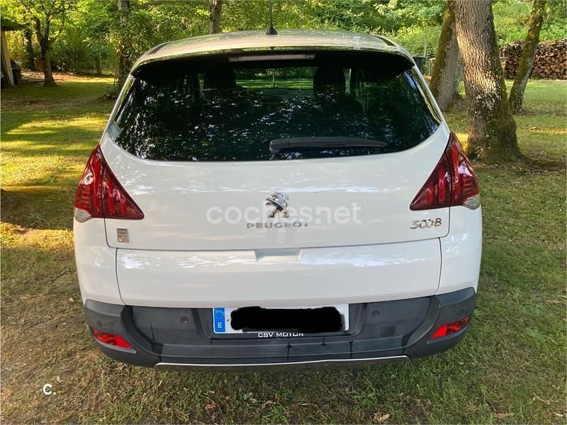 Usado Peugeot 3008 200 CV (147 kW) 2015 Blanco Familiar