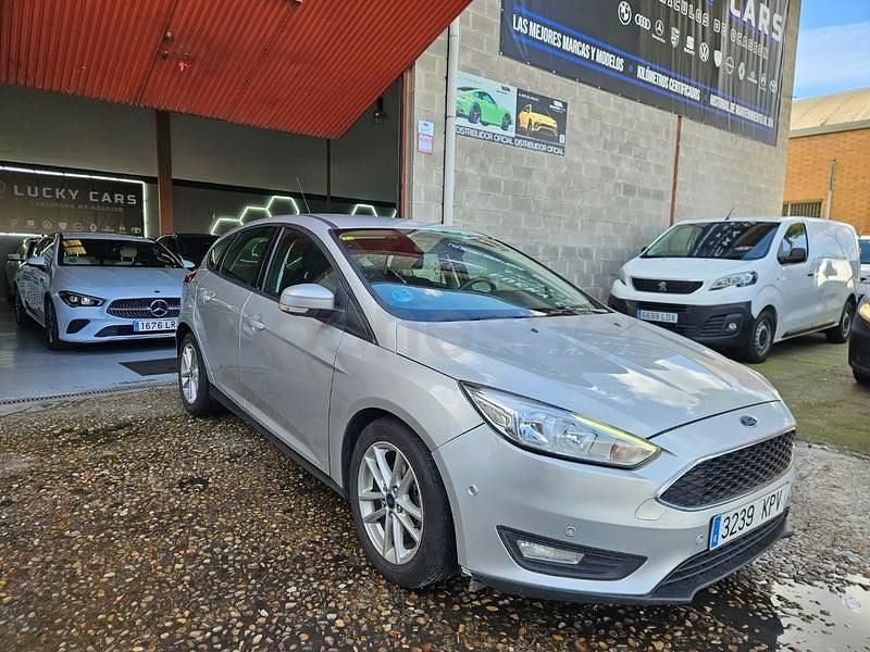 Usado Ford Focus Active 120 CV (88 kW) 2018 Gris / plata Berlina
