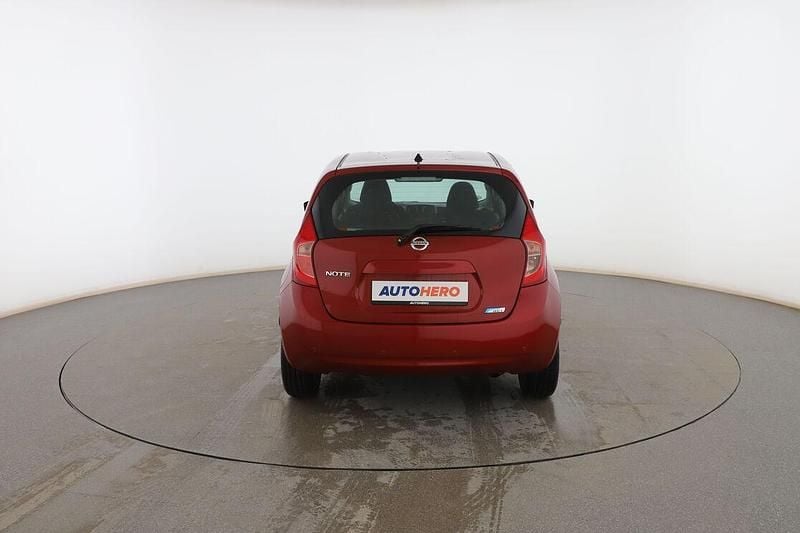 Usado Nissan Note Acenta 90 CV (66 kW) 2014 Rojo Monovolumen