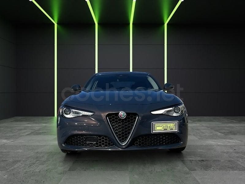 Usado Alfa Romeo Giulia Super 160 CV (117 kW) 2019 Gris / plata Berlina