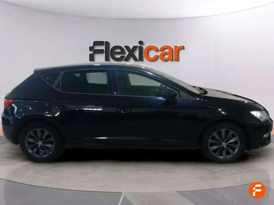 Usado Seat Leon ST Style 131 CV (96 kW) 2019 Negro Familiar