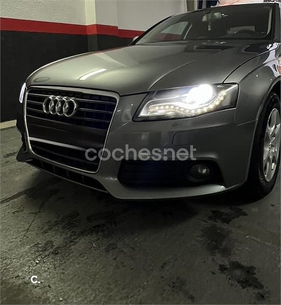 Usado Audi A4 143 CV (105 kW) 2010 Gris / plata Berlina