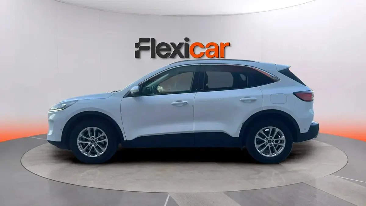 Usado Ford Kuga ST-Line X 150 CV (110 kW) 2023 Blanco SUV