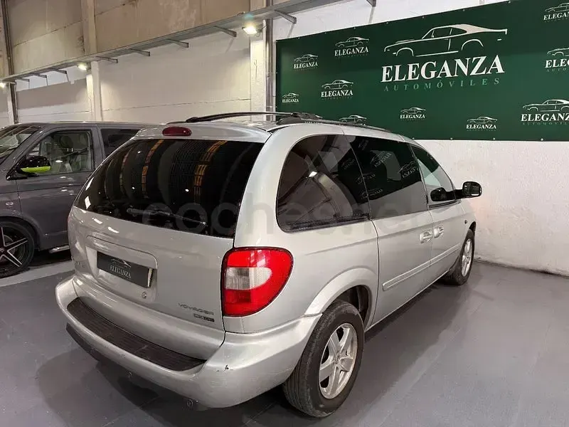 Usado Chrysler Voyager 150 CV (110 kW) 2007 Gris / plata Monovolumen