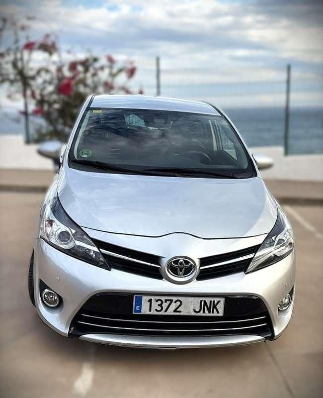 Usado Toyota Verso Advance 112 CV (82 kW) 2016 Gris Monovolumen