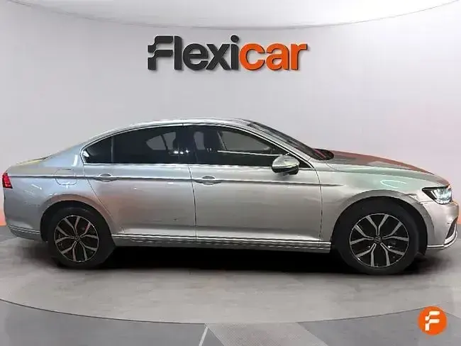 Begagnad VW Passat Executive 150 HK (110 kW) 2020 Grå Sedan
