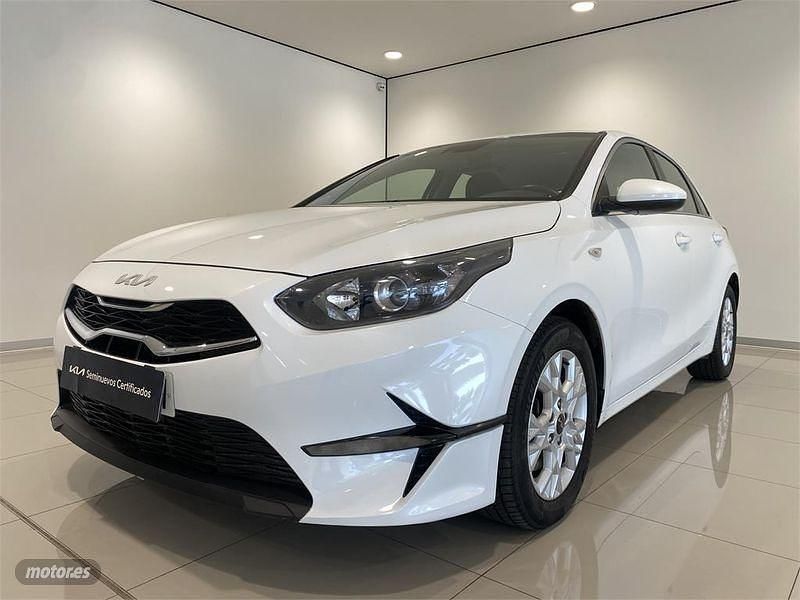 Blanco Usado 2024 Kia Ceed Utilitario | 18.680 € (Precio justo) - Imagen 1/4