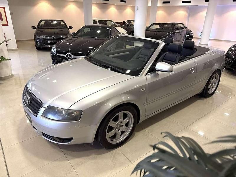 Gris Usado 2002 Audi A4 Descapotable | 6890 € (Precio justo) - Imagen 1/4