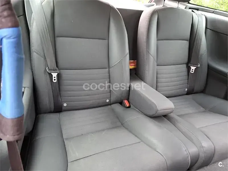 Usado Volvo C30 Momentum 136 CV (100 kW) 2008 Rojo Utilitario