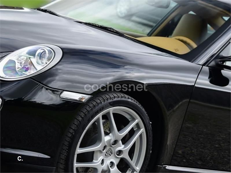 Negro Usado 2003 Porsche 911 Carrera 4 Coupe | 35.800 € (Super precio) - Imagen 1/4