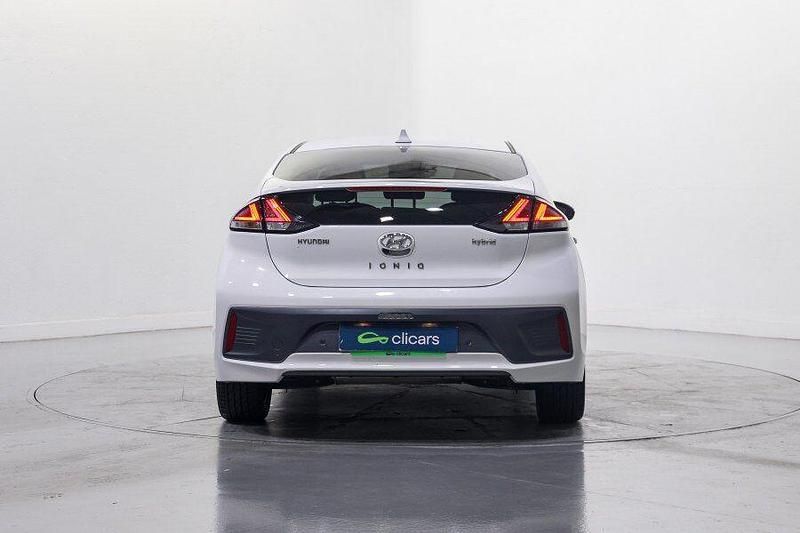 Usado Hyundai Ioniq 141 CV (103 kW) 2021 Blanco Utilitario