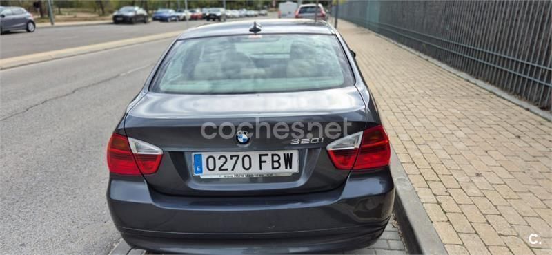 Usado BMW 320 150 CV (110 kW) 2006 Gris / plata Berlina