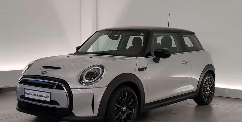 Usado Mini Cooper SE 135 kW (184 CV) 2021 Plateado Utilitario