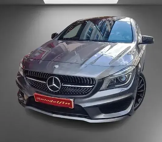 Usado Mercedes CLA220 Shooting Brake AMG line 177 CV (130 kW) 2015 Gris Familiar