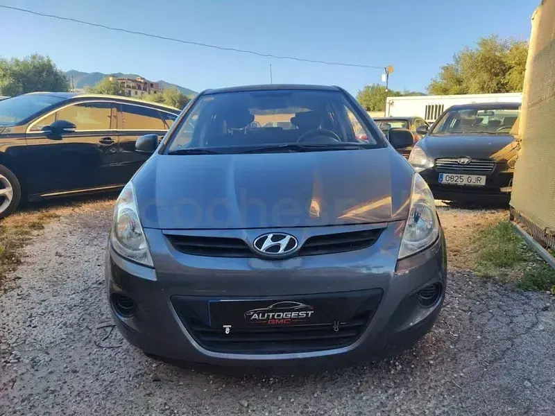 Usado Hyundai i20 Classic 78 CV (57 kW) 2011 Gris / plata Utilitario