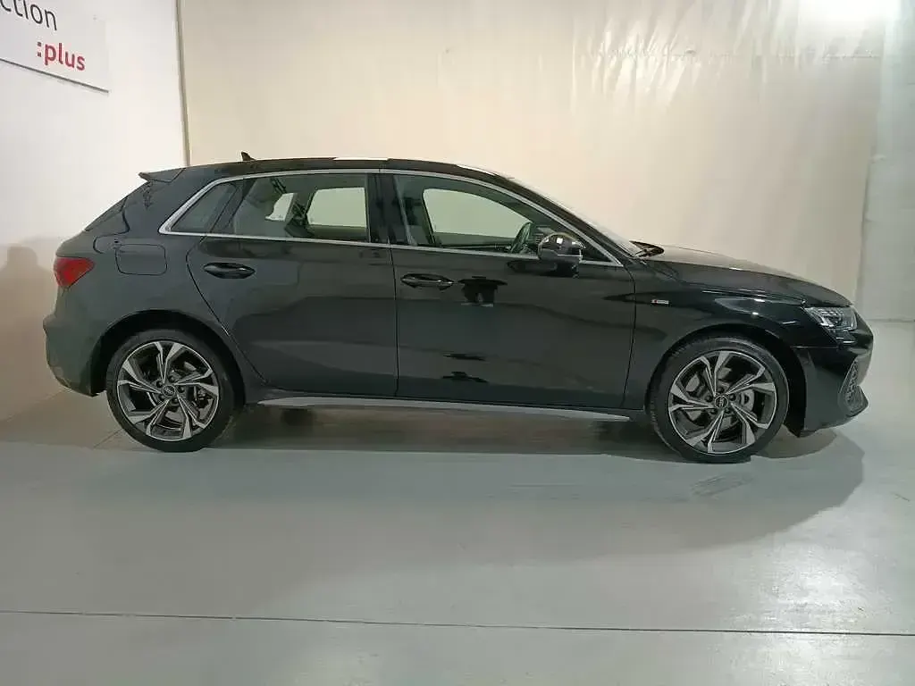 Usado Audi A3 e-tron S-Line 204 CV (150 kW) 2025 Gris Utilitario