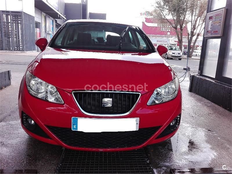 Usado Seat Ibiza 105 CV (77 kW) 2010 Rojo Berlina