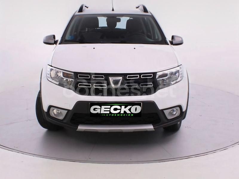 Usado Dacia Sandero Comfort 90 CV (66 kW) 2019 Blanco Utilitario