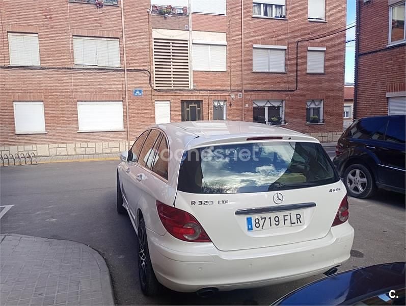 Usado Mercedes R320 224 CV (164 kW) 2007 Blanco Monovolumen