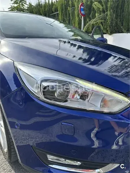 Usado Ford Focus Titanium 115 CV (84 kW) 2014 Azul Berlina