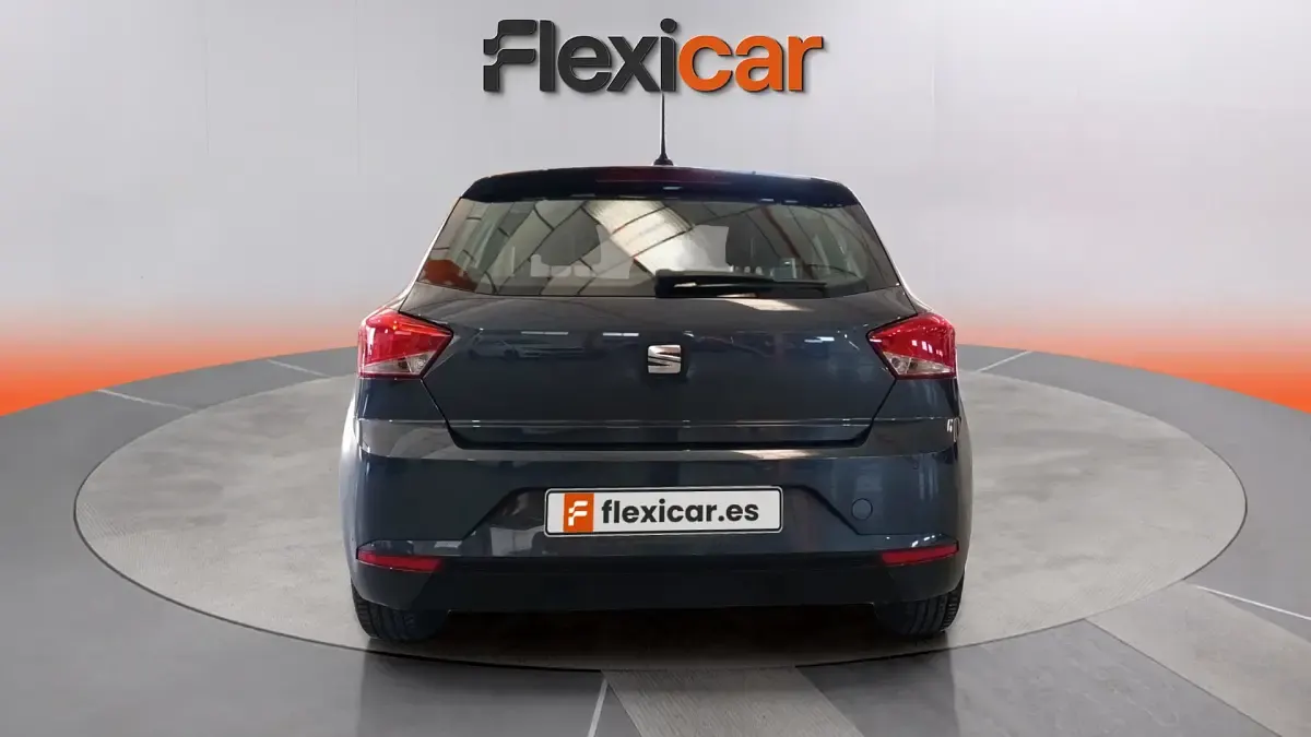 Usado Seat Ibiza Style 80 CV (58 kW) 2023 Gris Utilitario