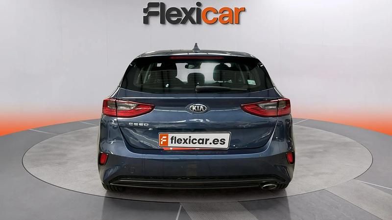Usado Kia Ceed 100 CV (73 kW) 2020 Azul Utilitario