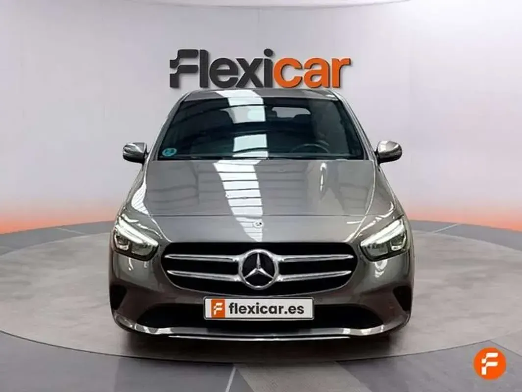 Usado Mercedes B200 150 CV (110 kW) 2021 Gris Utilitario