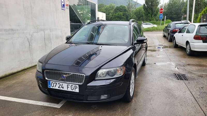 Usado Volvo V50 Momentum 179 CV (131 kW) 2006 Negro Familiar