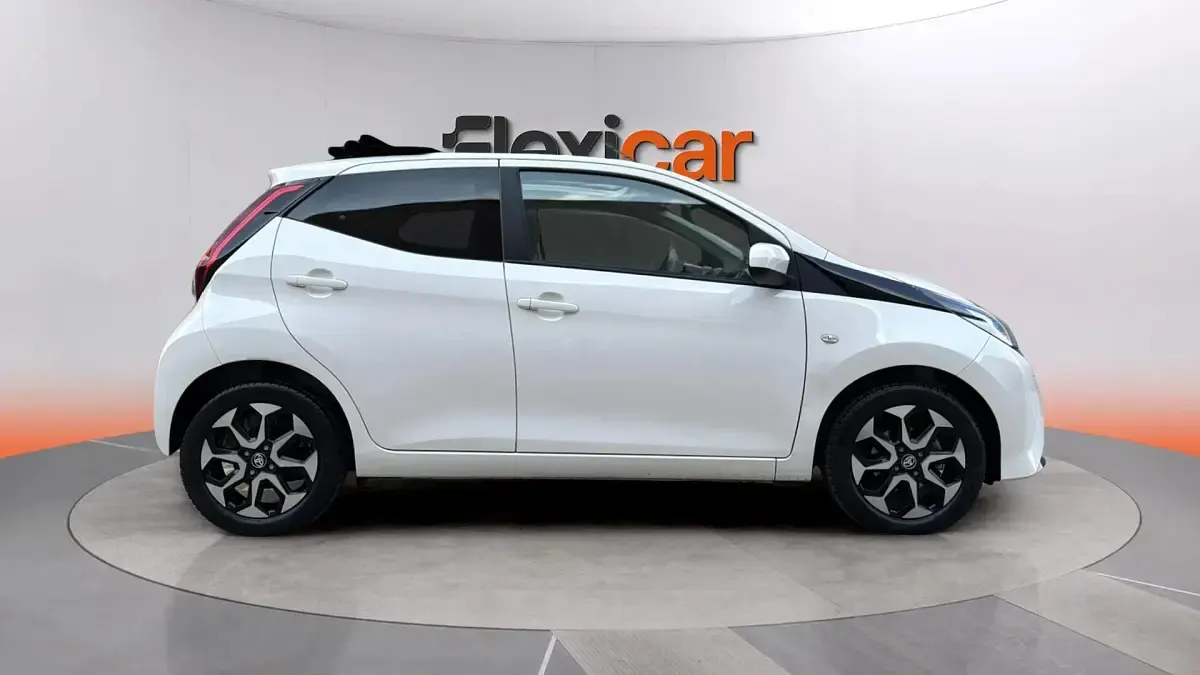 Usado Toyota Aygo X-clusiv 72 CV (52 kW) 2019 Blanco Utilitario
