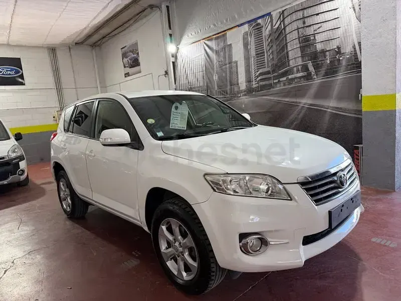 Usado Toyota RAV4 Executive 150 CV (110 kW) 2012 Blanco SUV