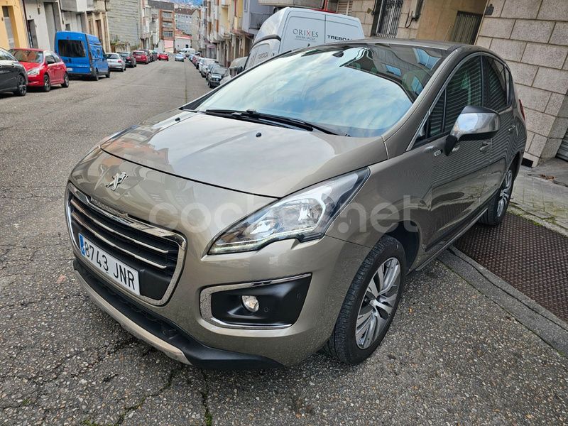 Usado Peugeot 3008 Allure 120 CV (88 kW) 2016 Beige Berlina